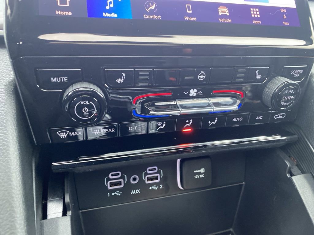 New 2025 Jeep Grand Cherokee L Limited w/ Black Appearance Package image 38