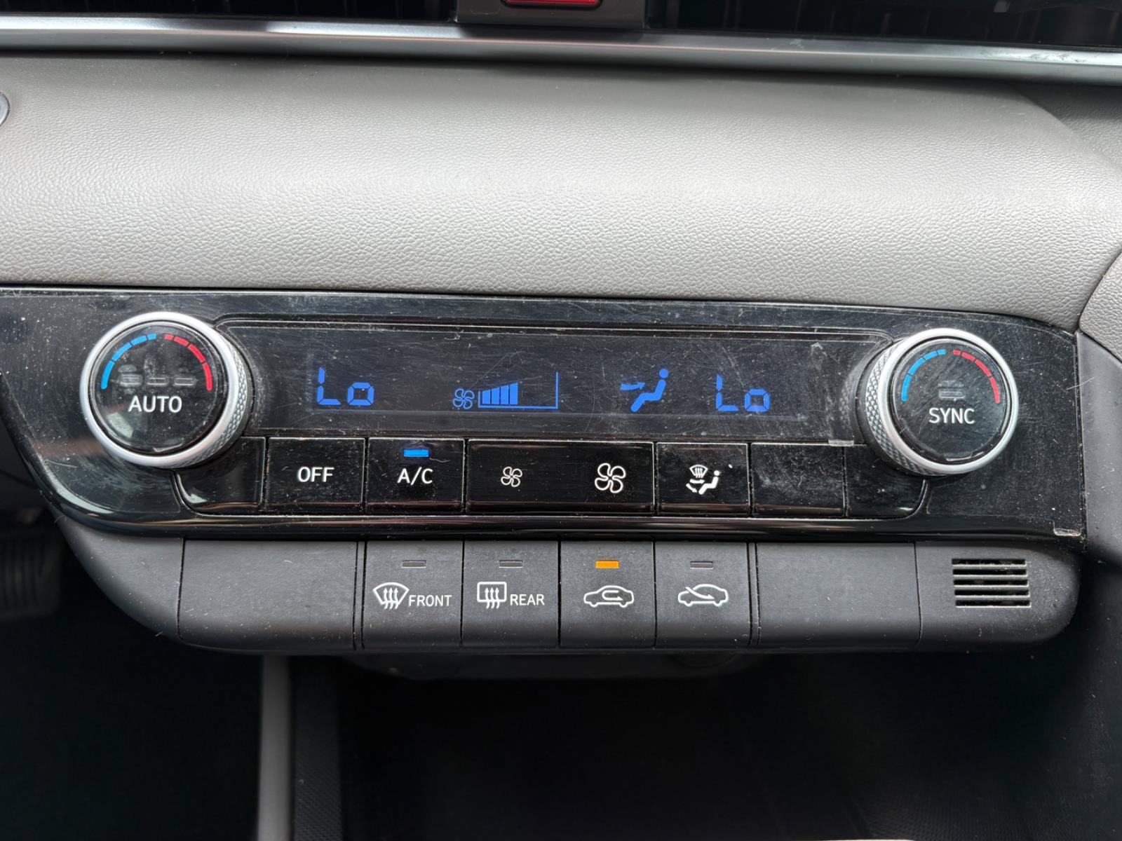 Used 2022 Hyundai Elantra SEL FWD image 26