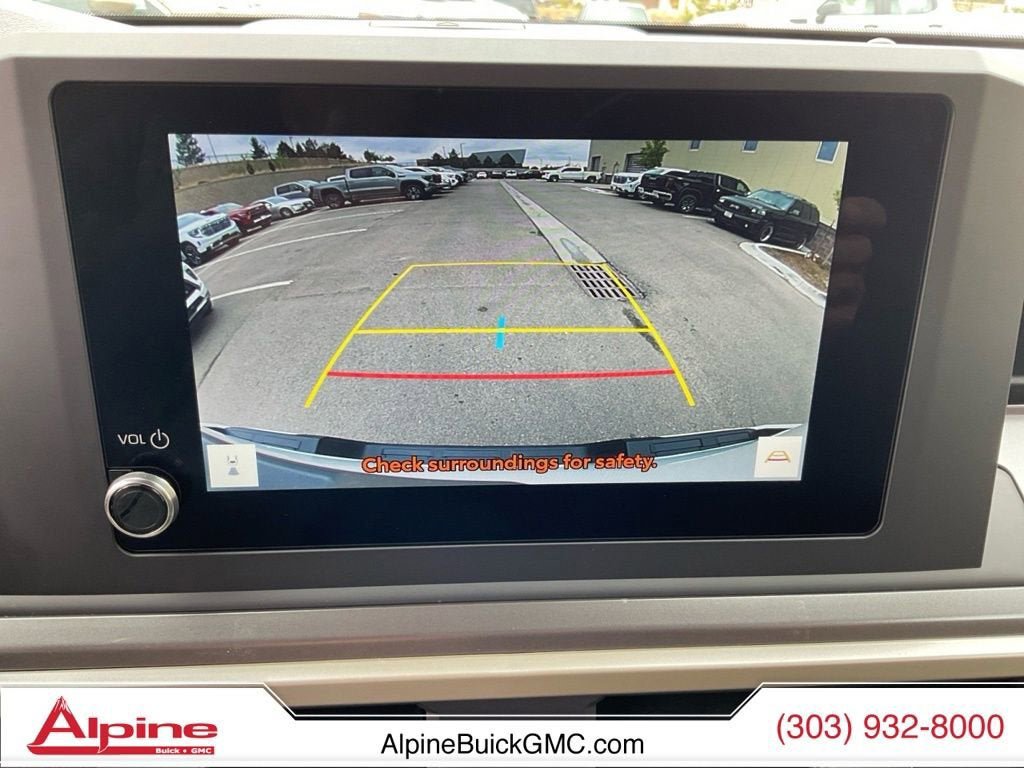 Used 2025 Toyota Tacoma SR5 AWD/4WD image 25