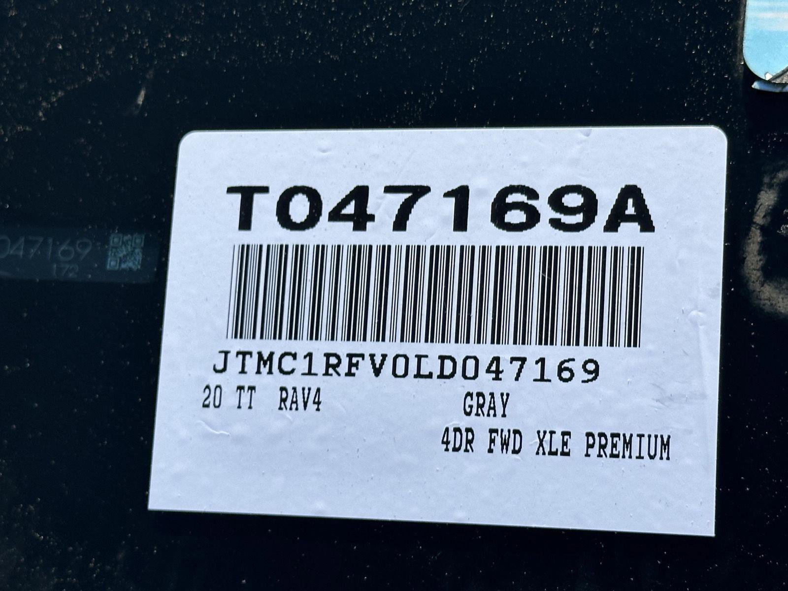 Used 2020 Toyota RAV4 XLE Premium FWD image 14