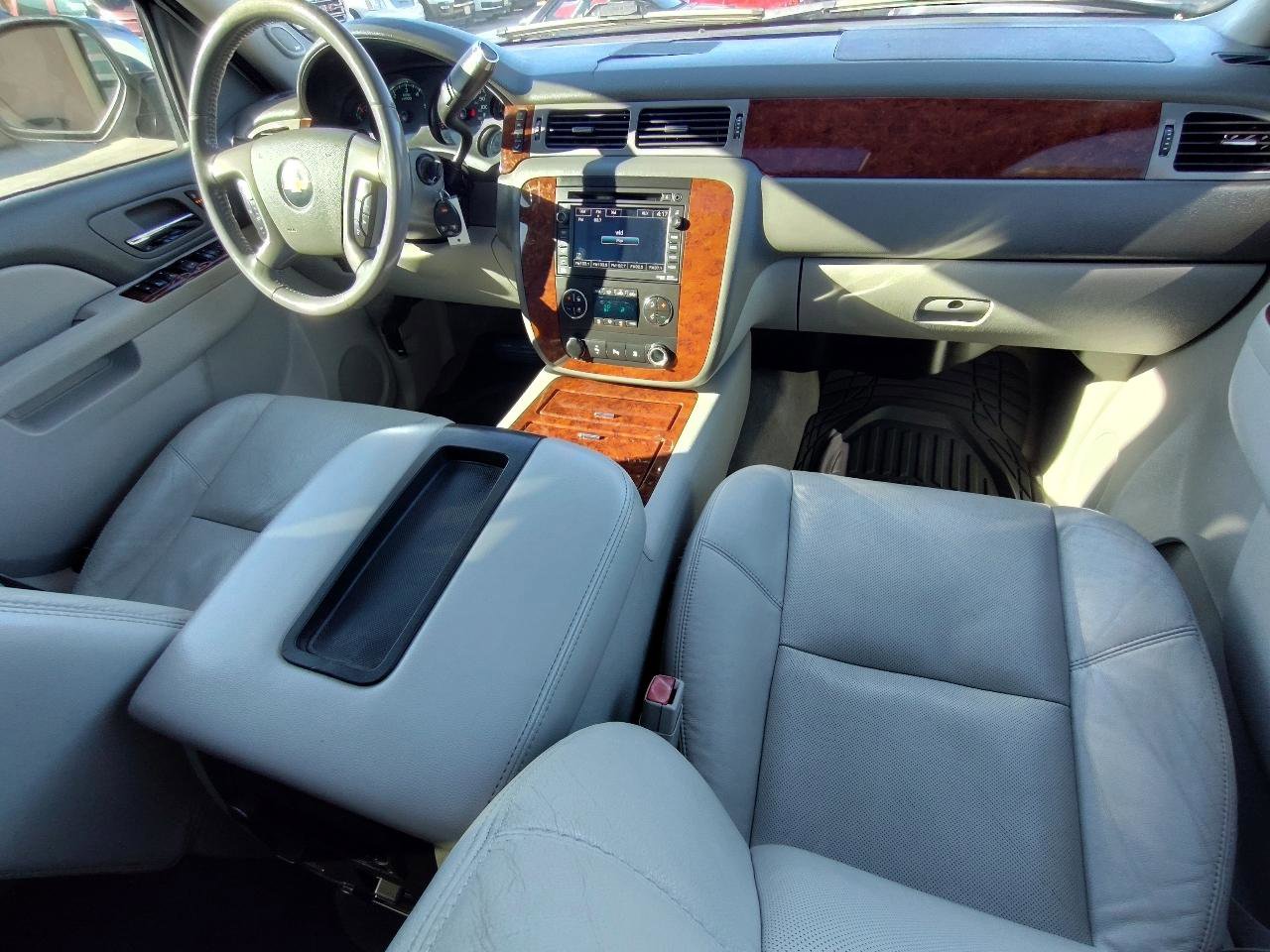 Used 2011 Chevrolet Avalanche LTZ image 35