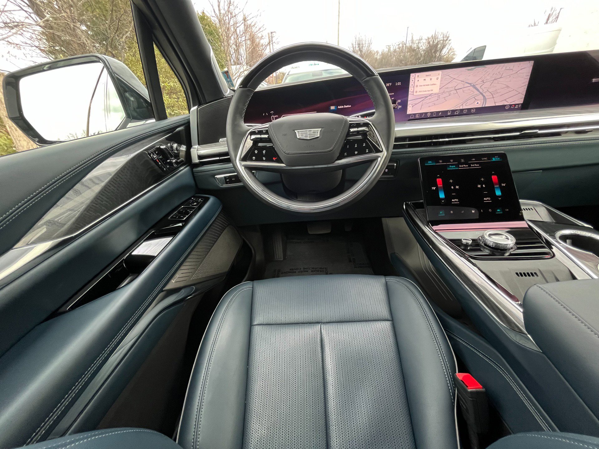 Used 2025 Cadillac Escalade IQ Luxury 2 image 14