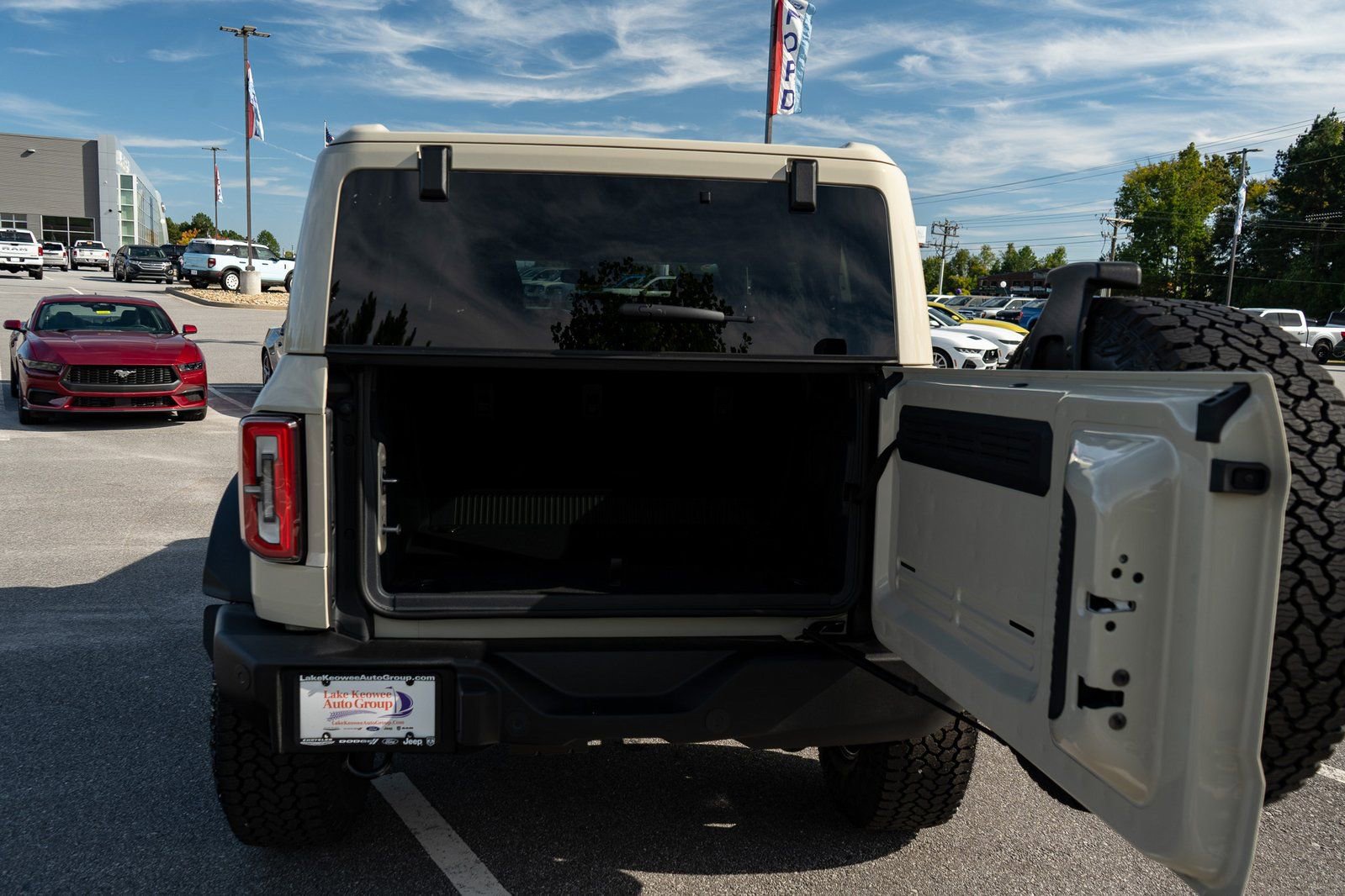 New 2025 Ford Bronco Outer Banks w/ Sasquatch Package image 9