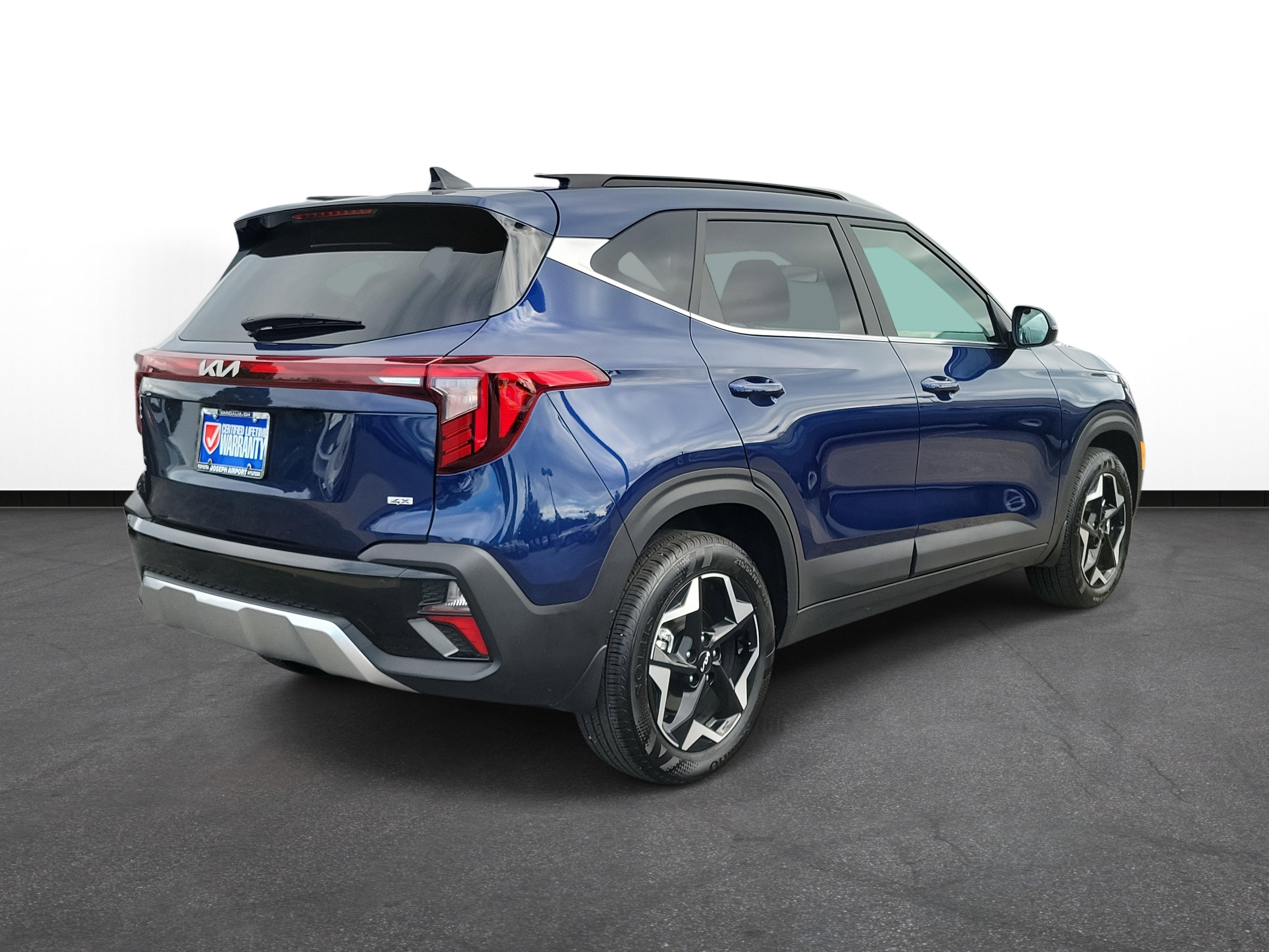 Used 2025 Kia Seltos EX image 4