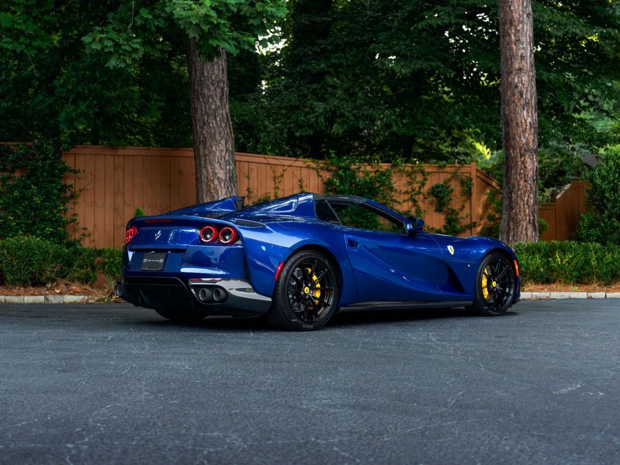Used 2022 Ferrari 812 GTS RWD image 9