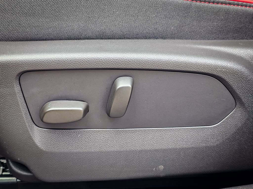 Certified 2023 Buick Envision Essence w/ Sport Touring Package image 16