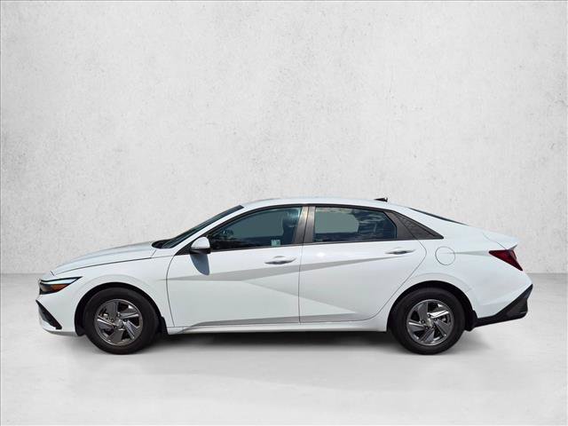 Used 2025 Hyundai Elantra SE FWD image 8