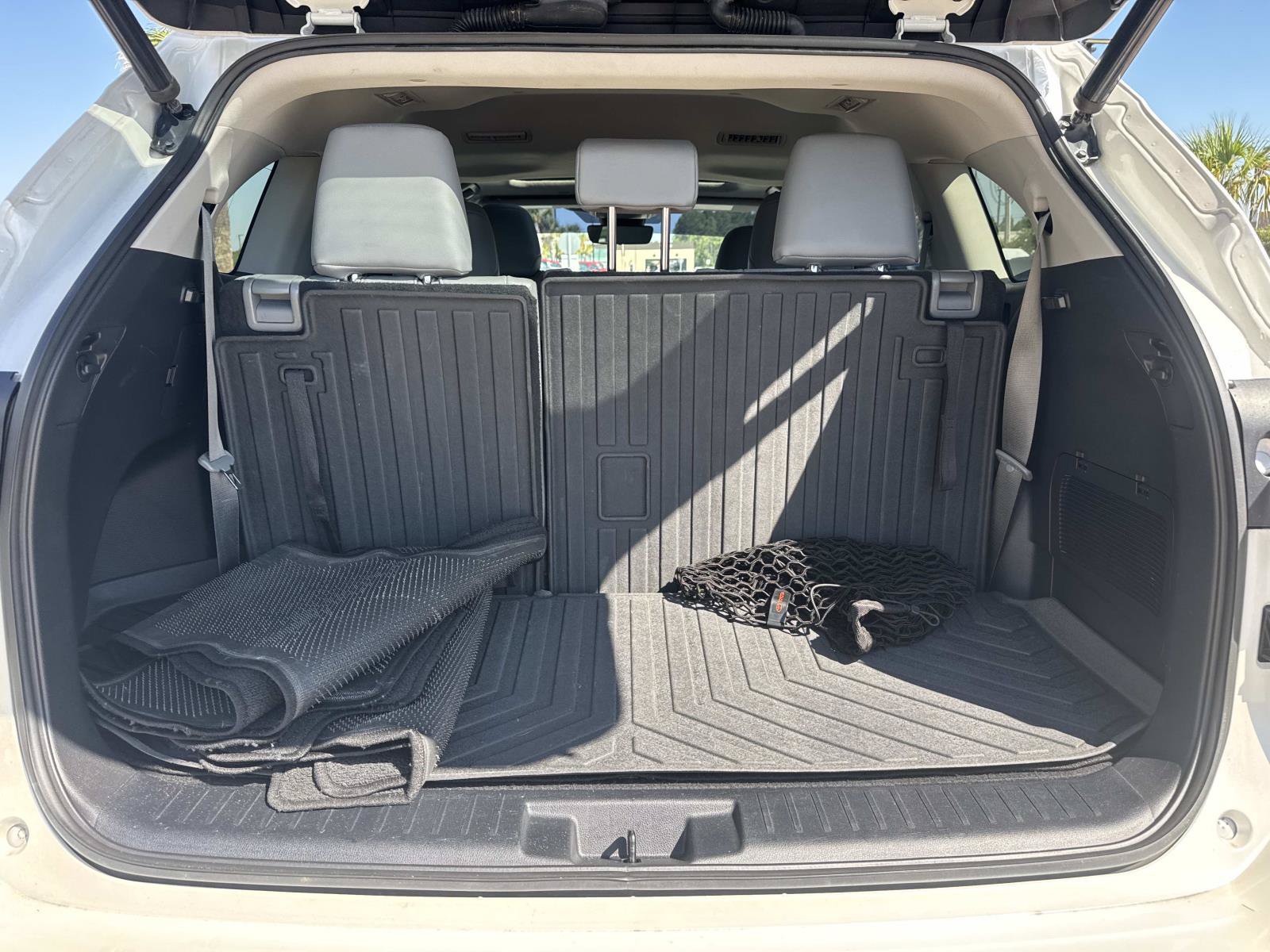 Used 2020 Toyota Highlander XLE FWD image 8