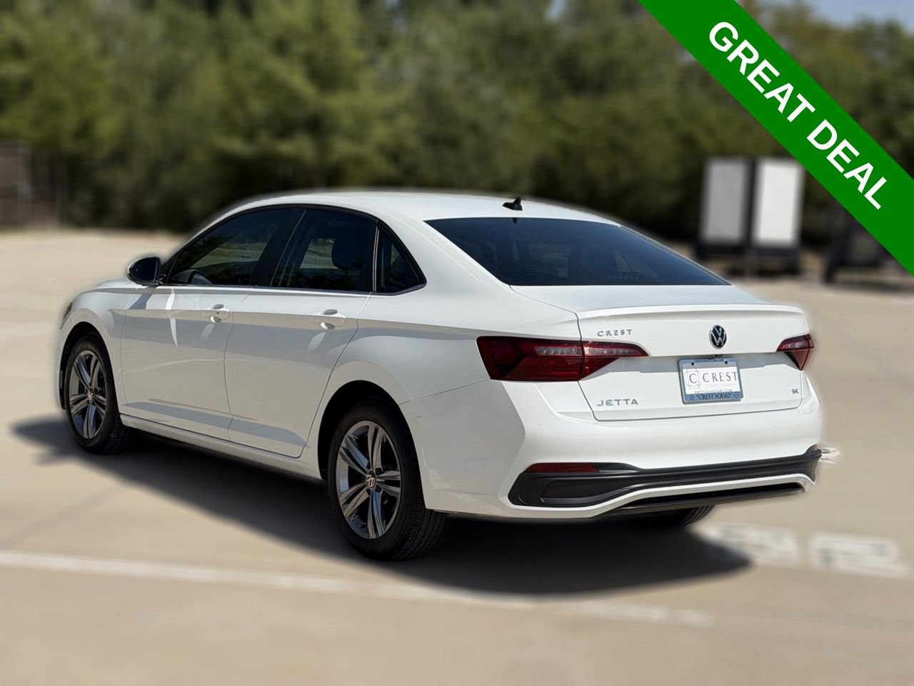 Used 2024 Volkswagen Jetta SE FWD image 6