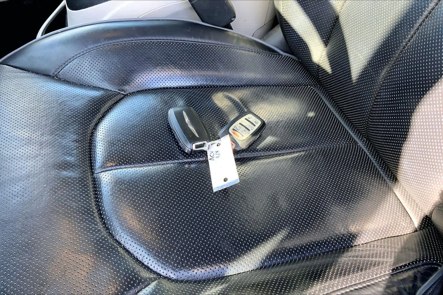 Used 2019 Chrysler Pacifica Limited w/ Advanced Safetytec Group FWD image 14