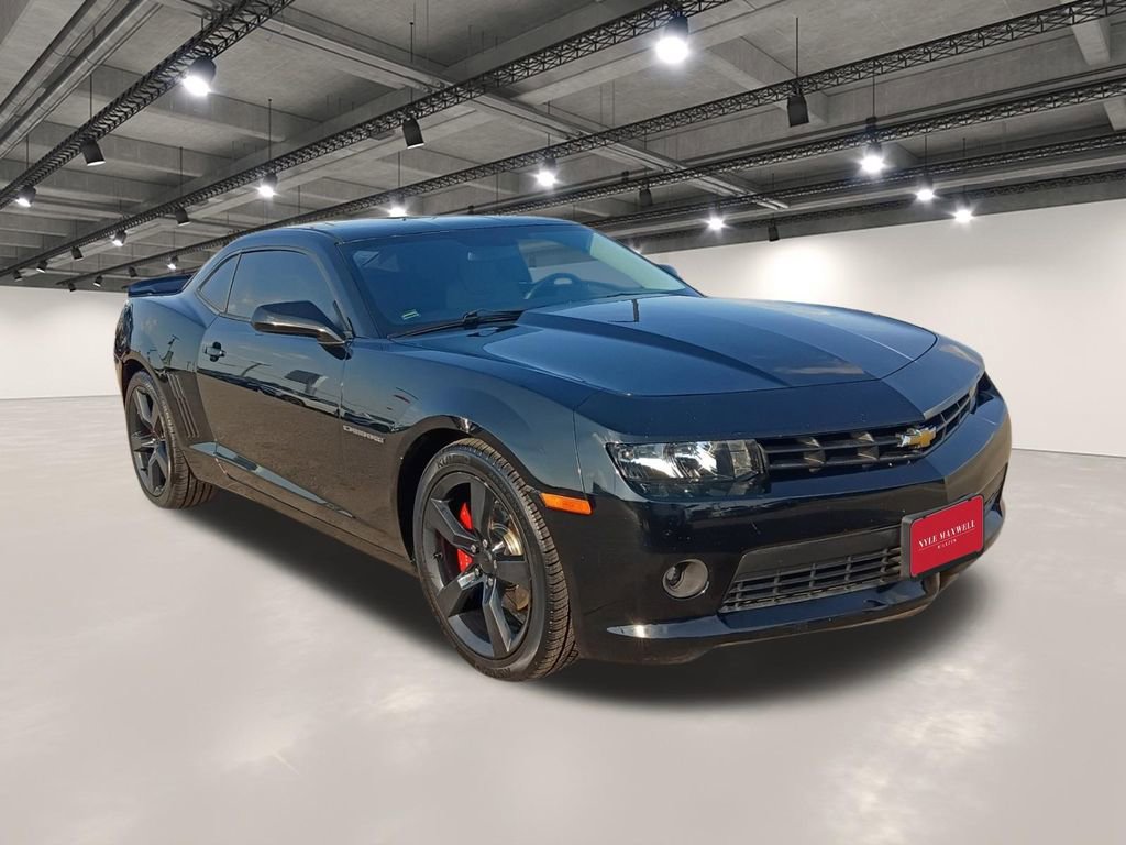 Used 2015 Chevrolet Camaro LS RWD image 2
