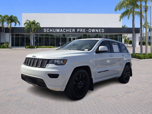 Used 2019 Jeep Grand Cherokee Altitude image 3