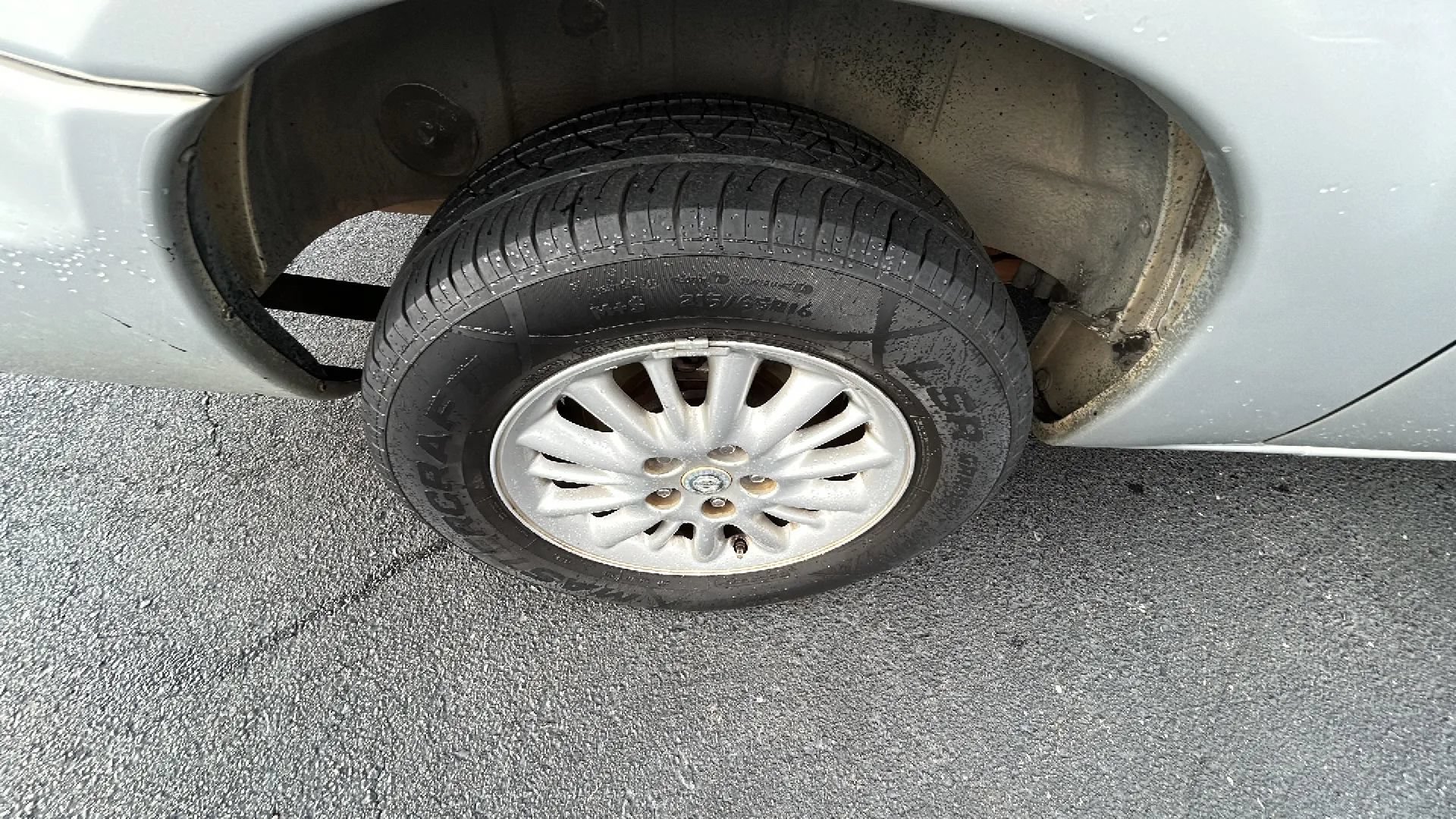 Used 2004 Chrysler Town & Country Touring FWD image 44
