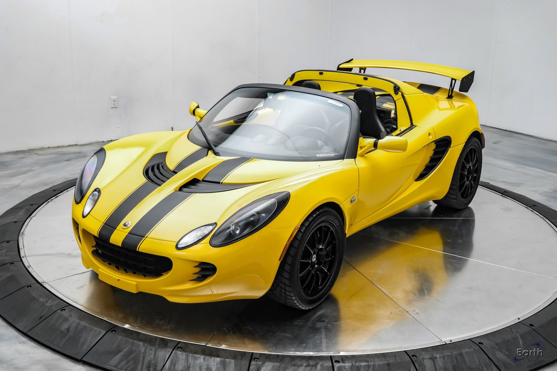 Used 2005 Lotus Elise RWD image 7