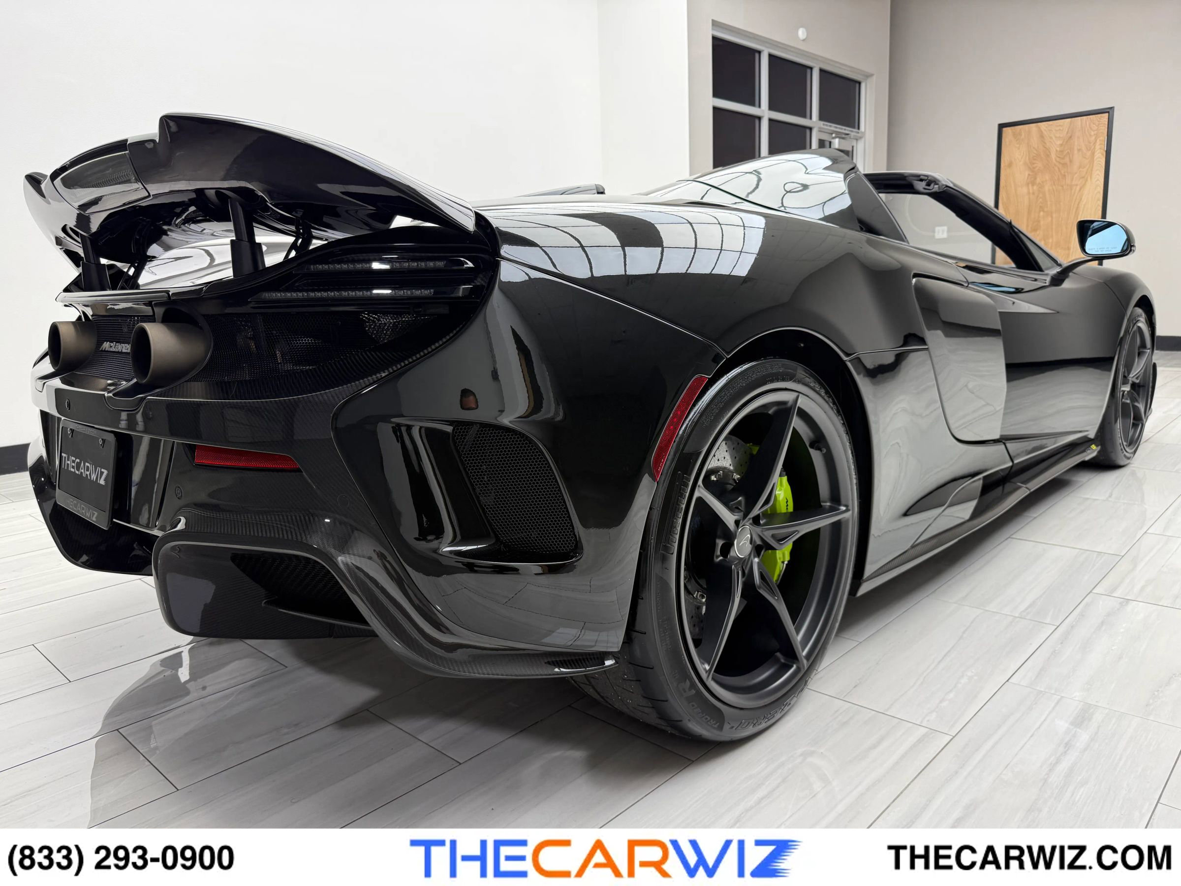 Used 2016 McLaren 675LT Spider image 32