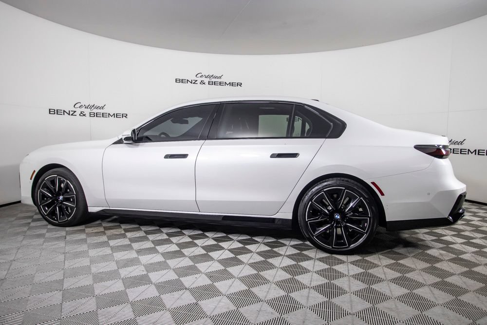 Used 2023 BMW 760i xDrive w/ Luxury Rear Seating Package AWD/4WD image 9