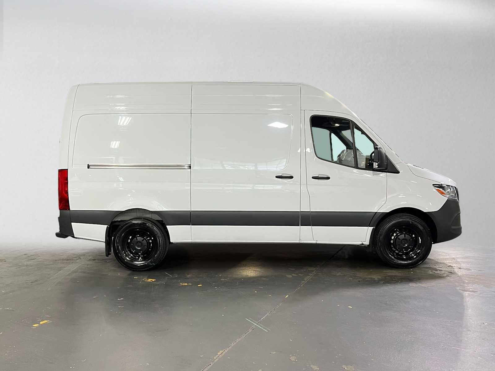 Used 2026 Mercedes-Benz Sprinter 2500 image 2