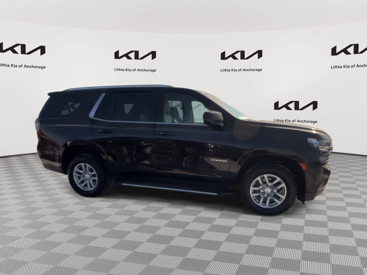 Used 2023 Chevrolet Tahoe LT AWD/4WD image 2