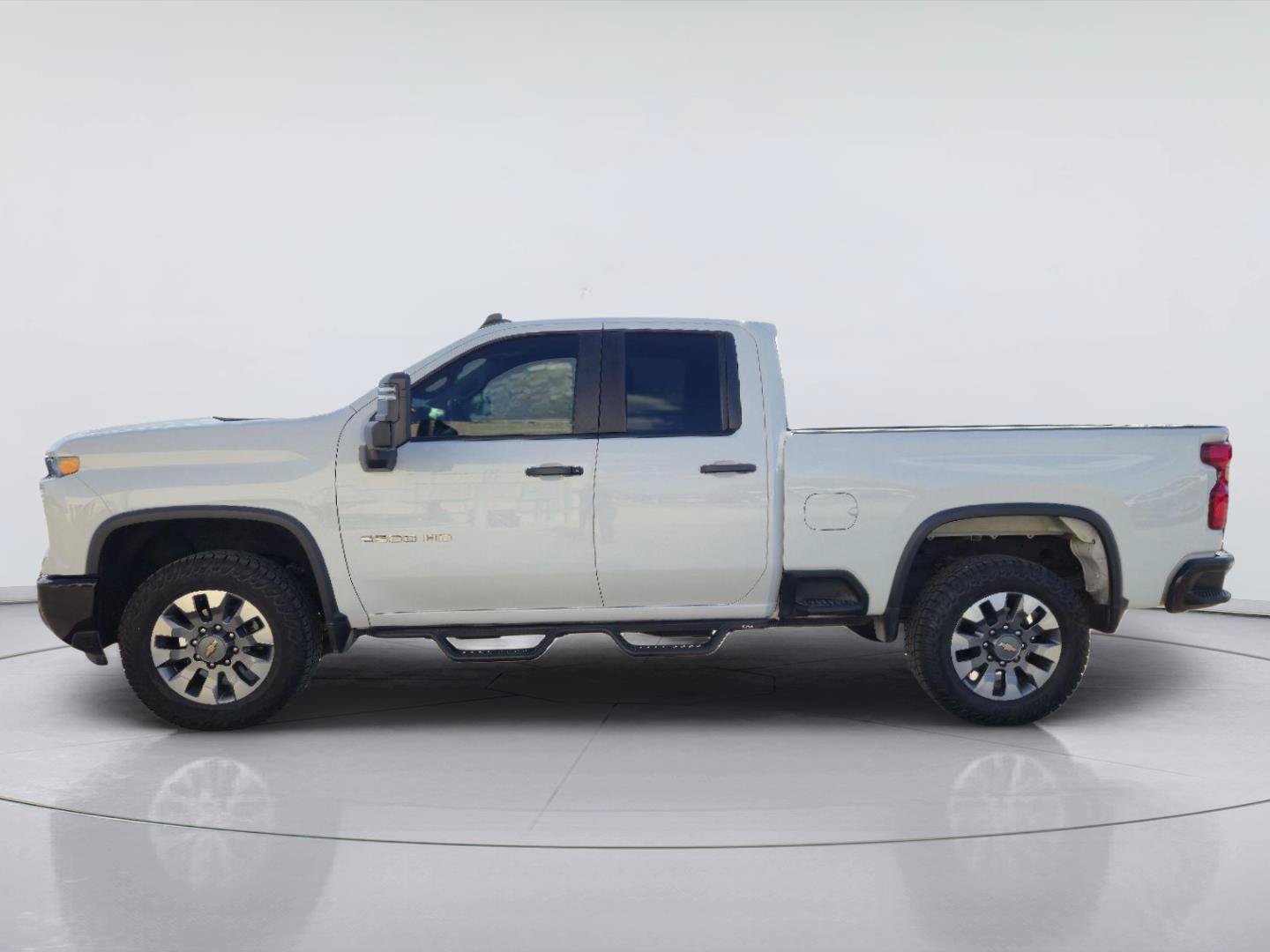 Used 2024 Chevrolet Silverado 2500 Custom w/ Custom Value Package RWD image 2