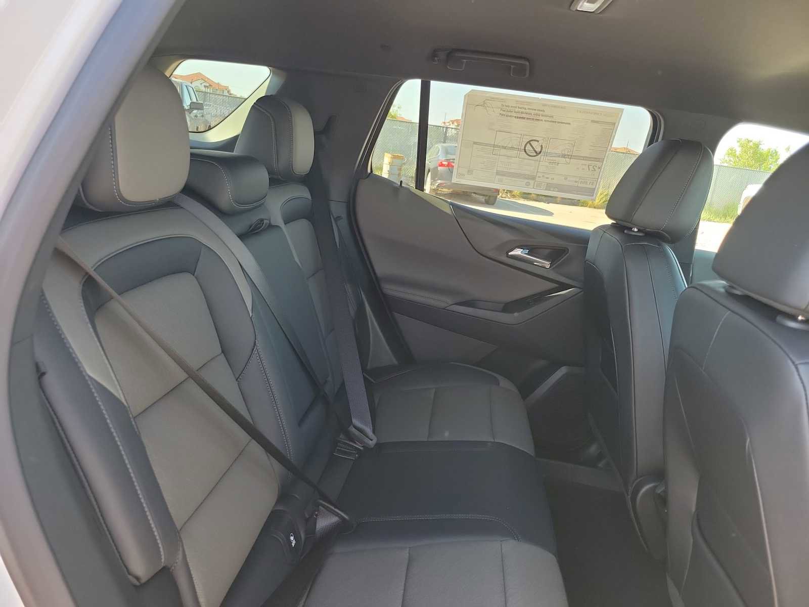 New 2026 Chevrolet Equinox LT w/ Convenience Package II FWD image 17