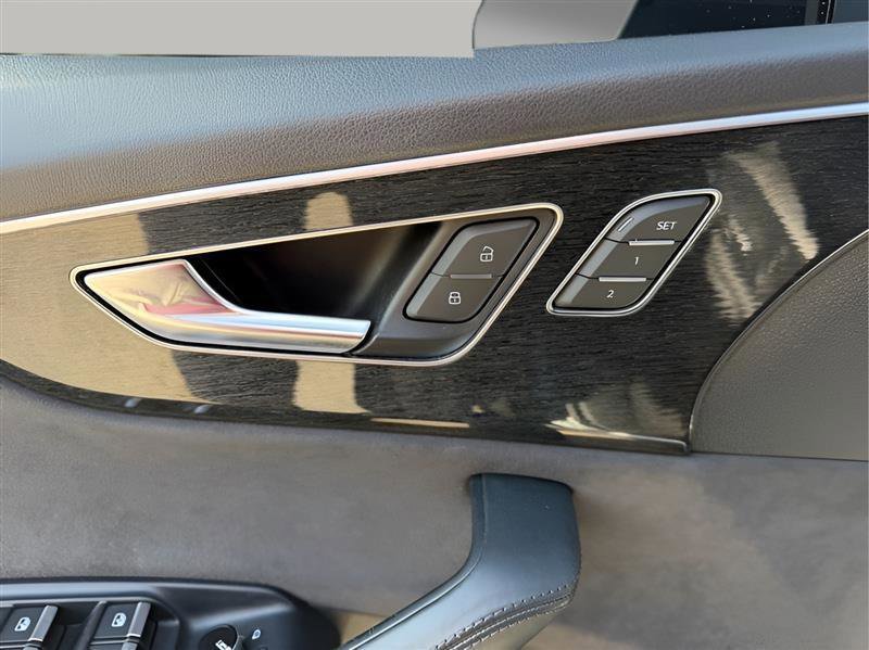 Used 2020 Audi Q8 Prestige w/ Prestige Package AWD/4WD image 28
