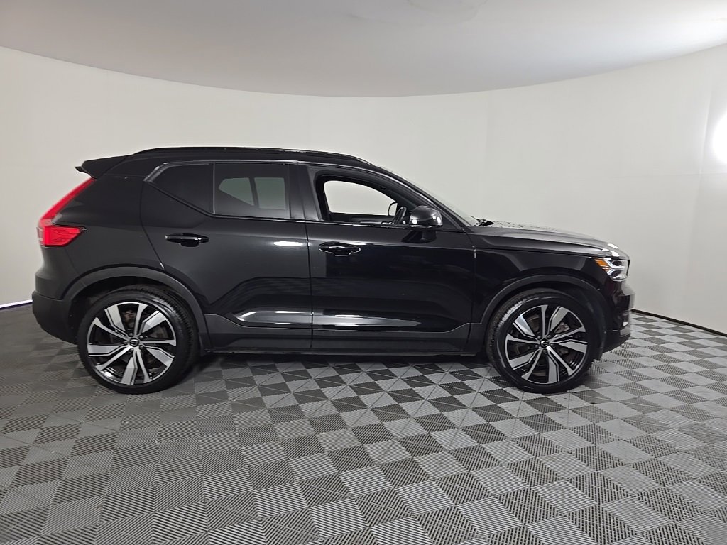 Used 2021 Volvo XC40 P8 Recharge w/ Advanced Package image 6