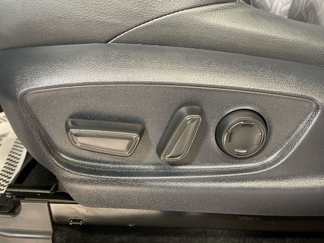 Used 2025 Toyota Tacoma Limited image 12