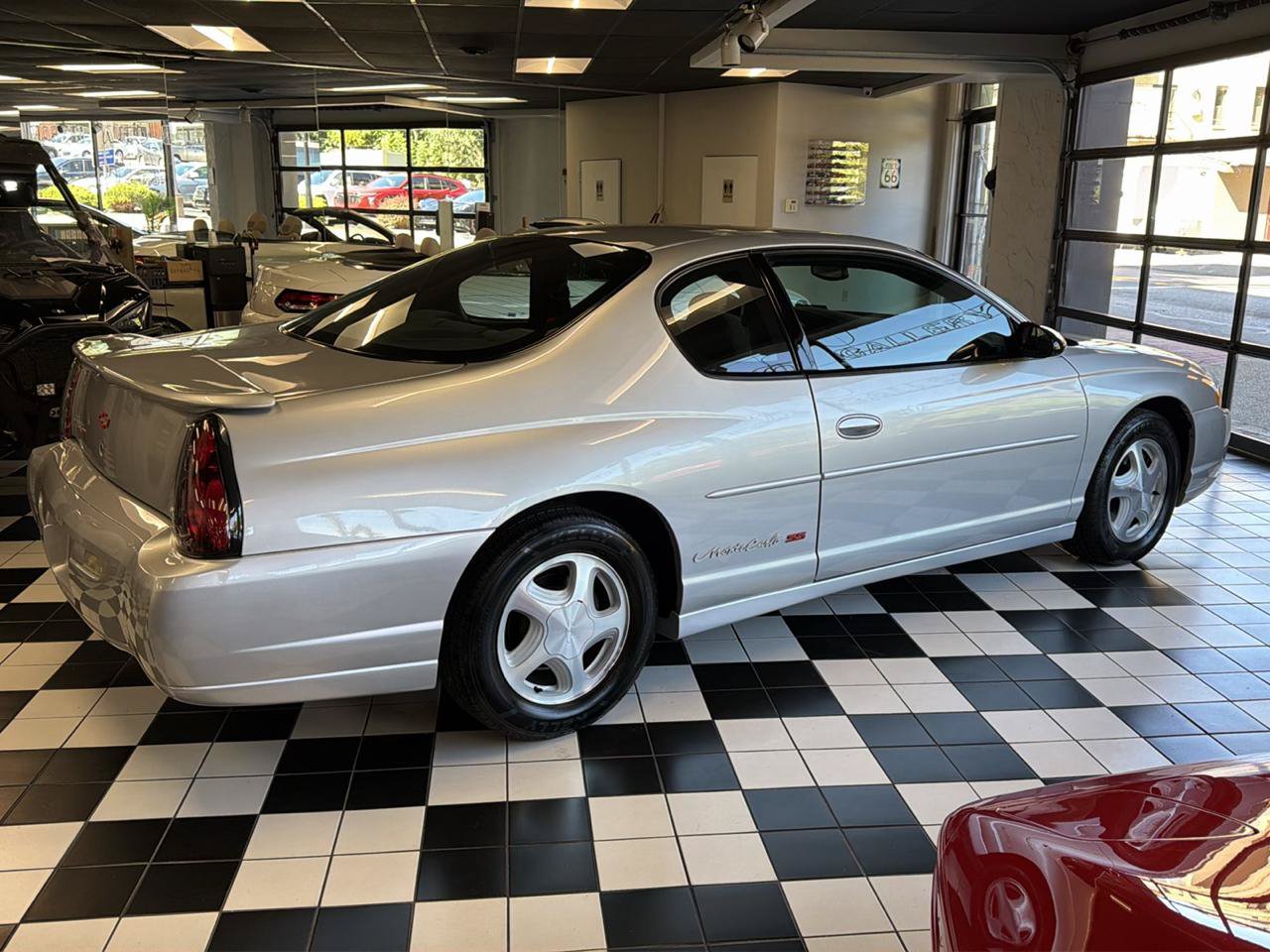 Used 2003 Chevrolet Monte Carlo SS w/ Mirror Group FWD image 4