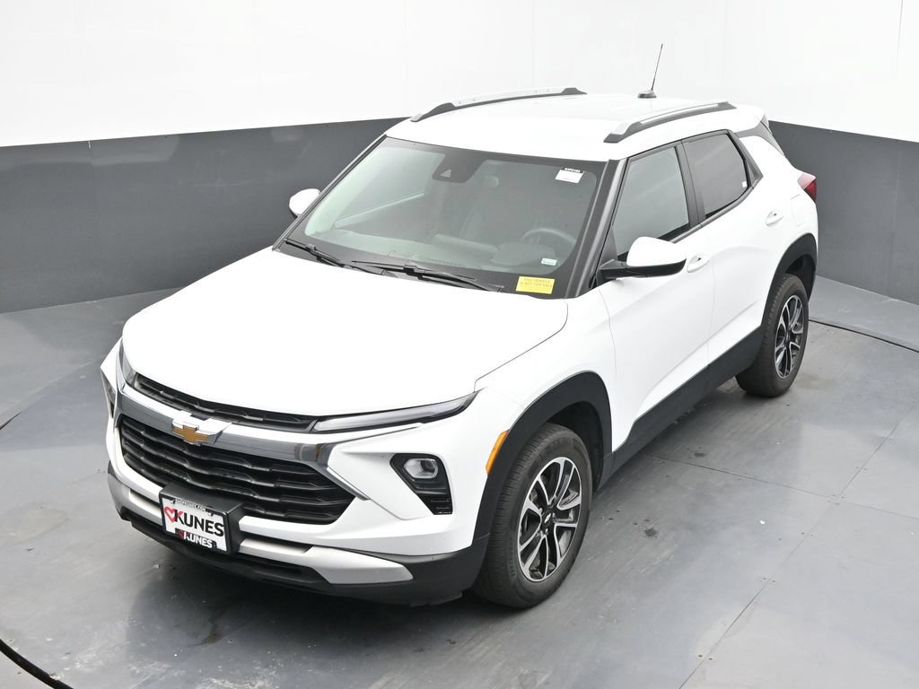 Used 2025 Chevrolet TrailBlazer LT AWD/4WD image 30