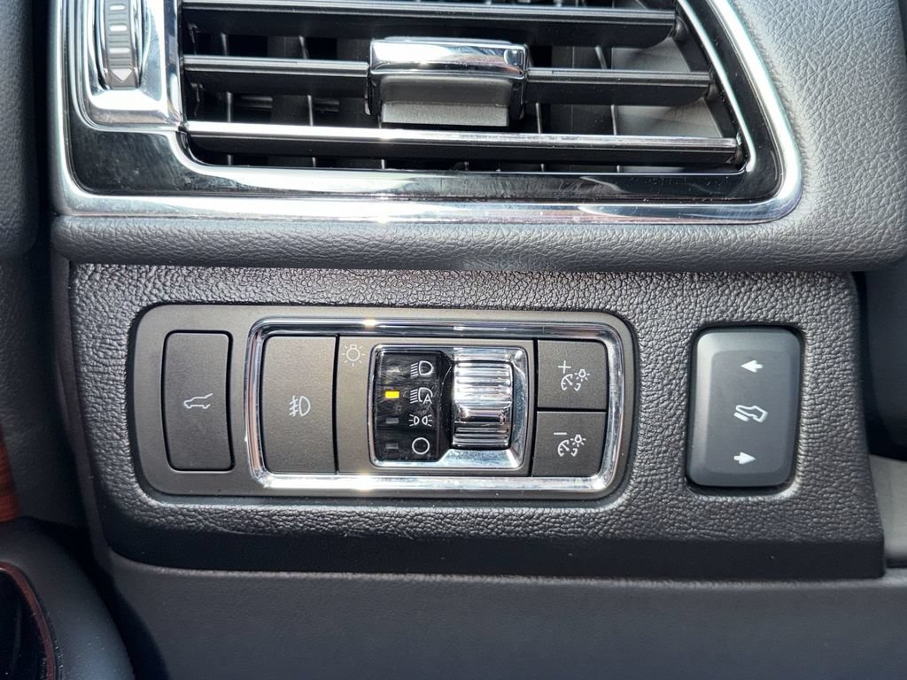 Certified 2024 Lincoln Navigator Reserve AWD/4WD image 15
