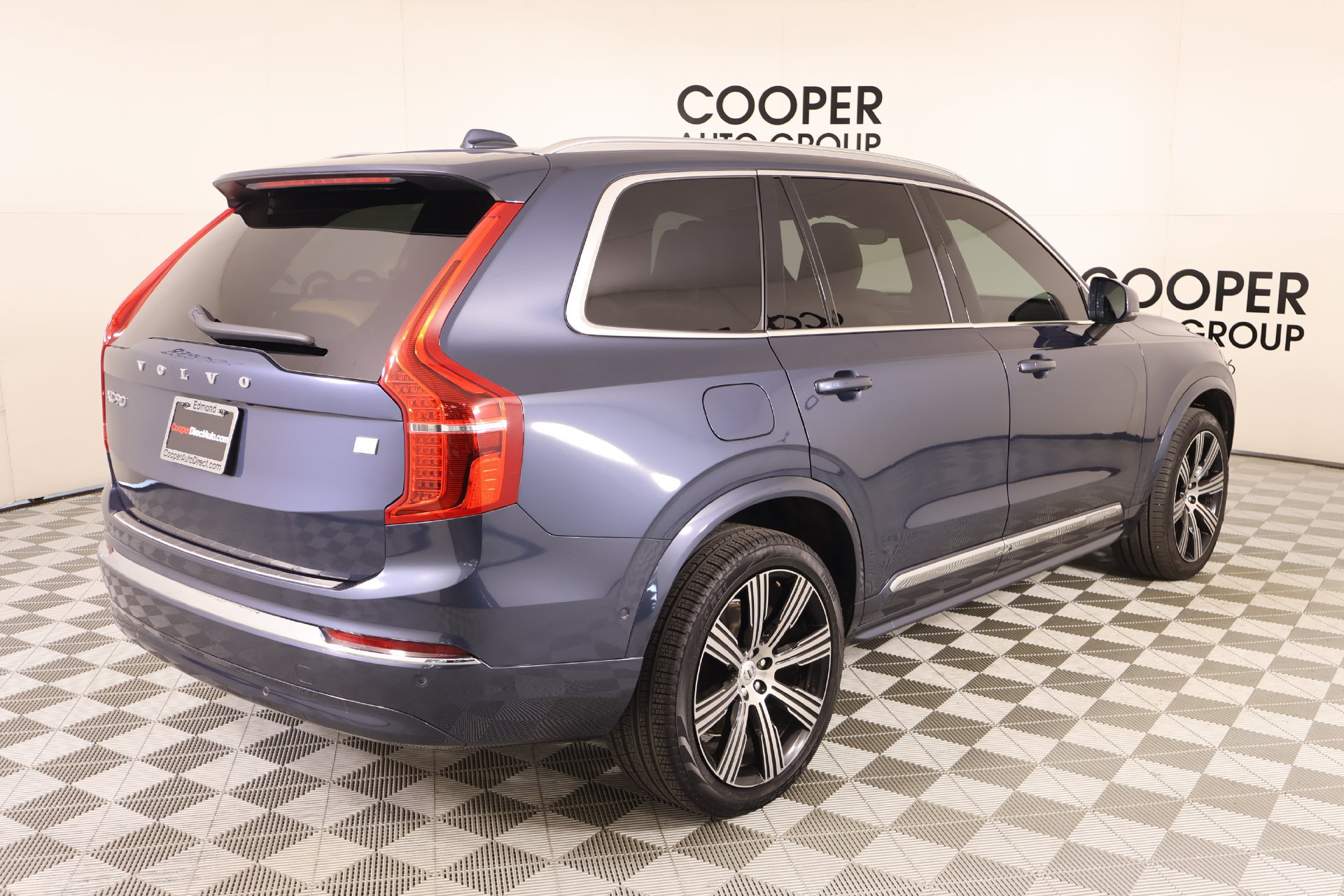 Used 2023 Volvo XC90 T8 Ultimate w/ Lounge Package AWD/4WD image 22