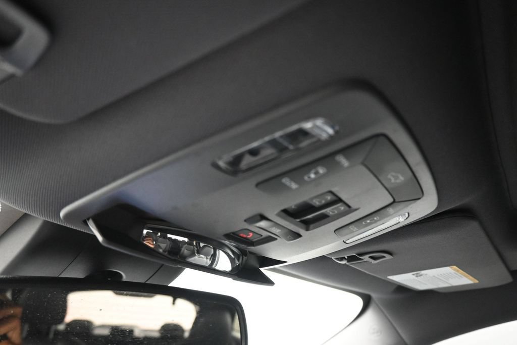 Used 2021 Toyota Sienna XSE FWD image 24