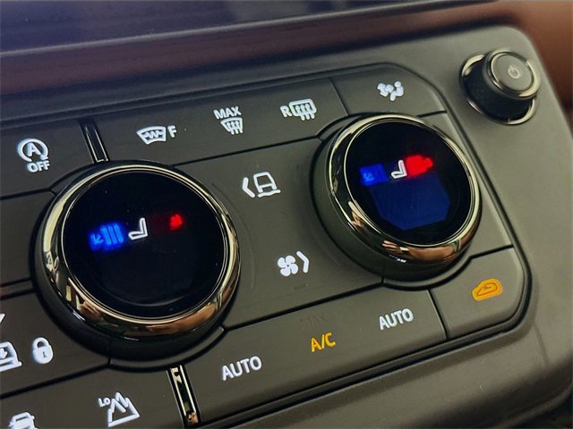 New 2026 Land Rover Defender 110 OCTA image 23