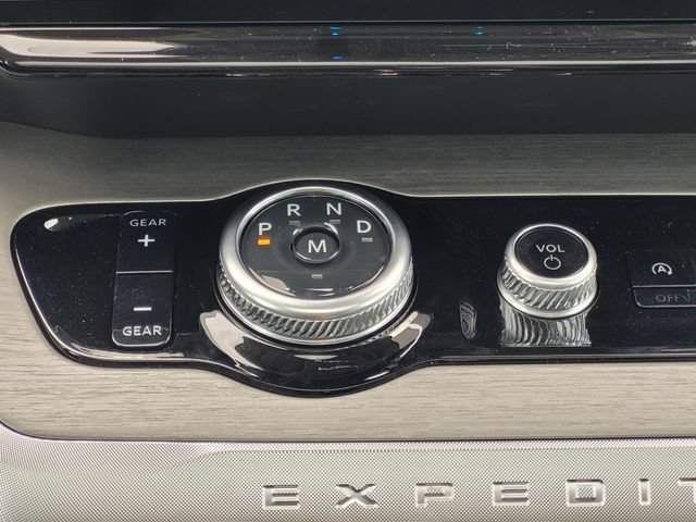 Used 2025 Ford Expedition Max Platinum AWD/4WD image 26