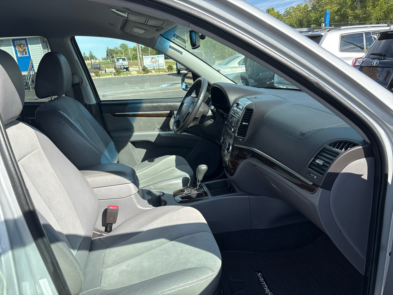 Used 2011 Hyundai Santa Fe SE image 18