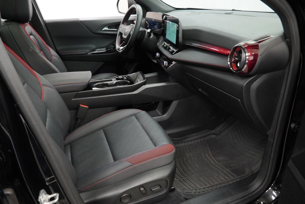 Certified 2025 Chevrolet Equinox RS w/ Safety and Technology Package FWD image 33
