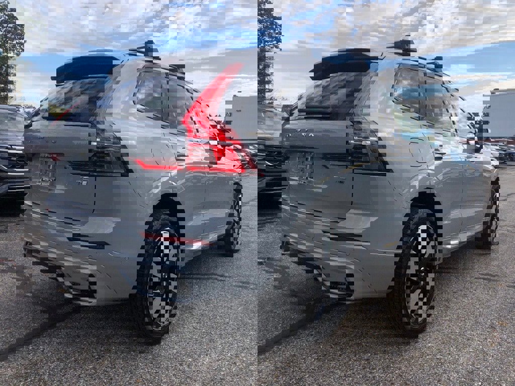 Used 2025 Volvo XC60 T8 Plus w/ Protection Package Premier image 6
