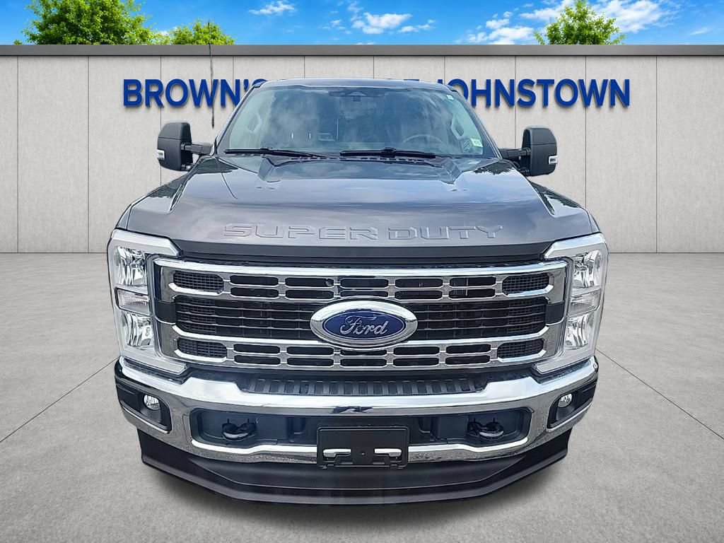 Used 2025 Ford F250 XLT AWD/4WD image 3