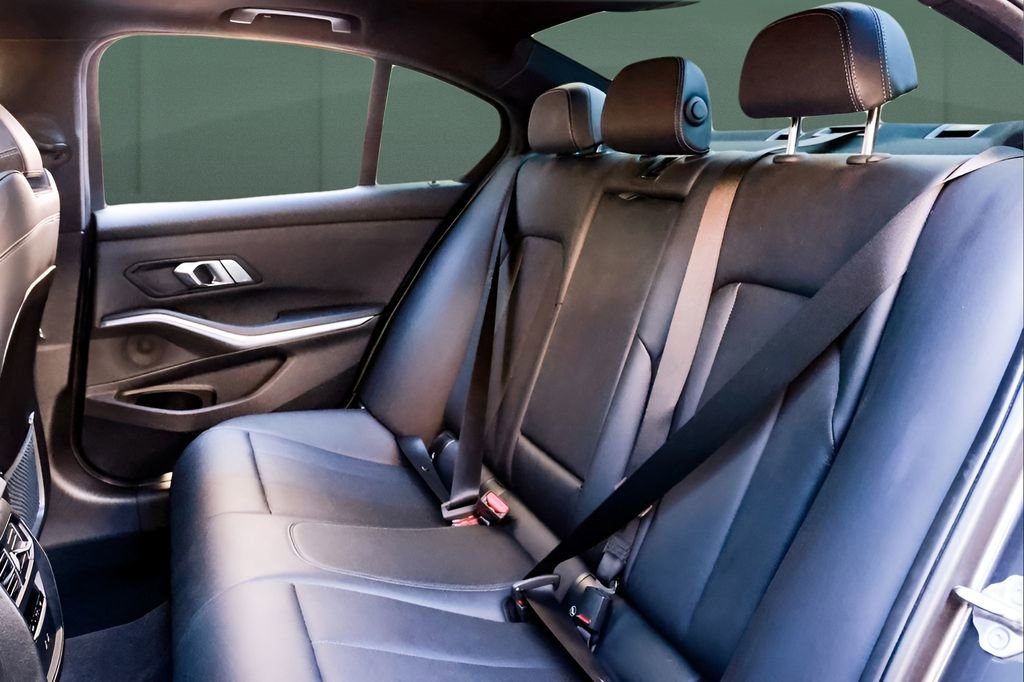 Used 2022 BMW 330i Sedan image 16