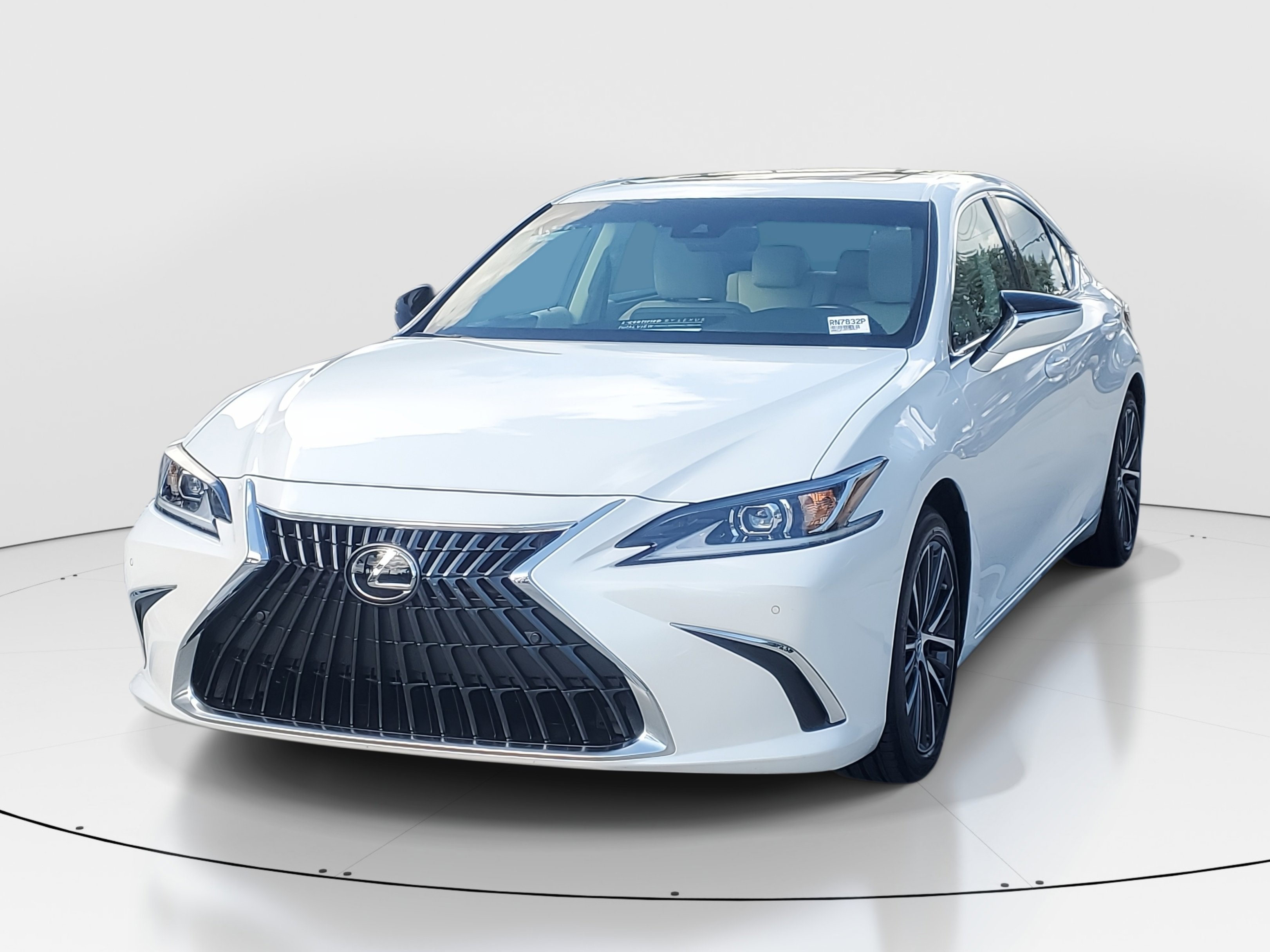 Certified 2025 Lexus ES 350 w/ Premium Package image 5
