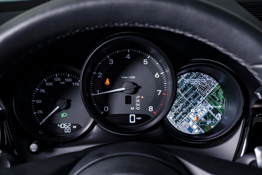 Certified 2025 Porsche Macan image 21