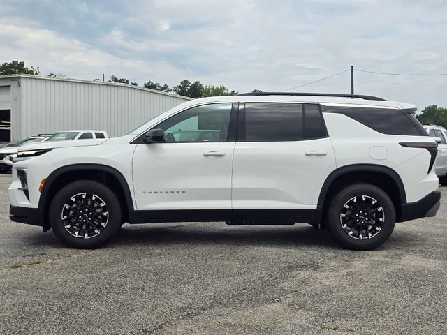 Used 2025 Chevrolet Traverse LT w/ LPO, Floor Liner Package FWD image 2