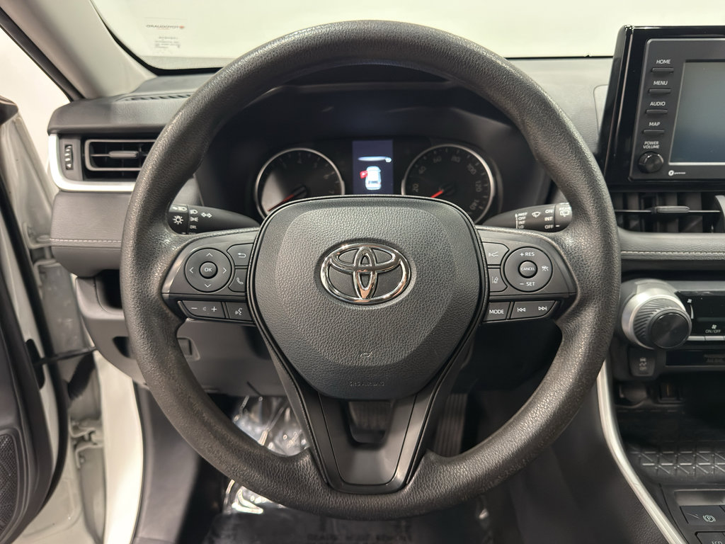 Used 2022 Toyota RAV4 LE image 15