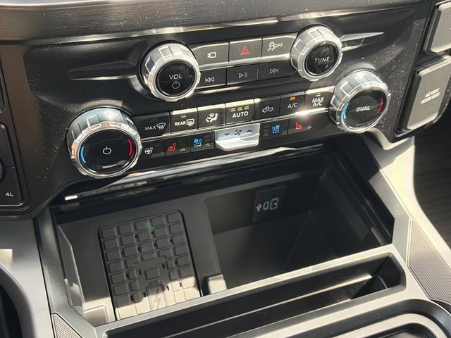 New 2026 Ford F350 Lariat w/ Black Appearance Package AWD/4WD image 25