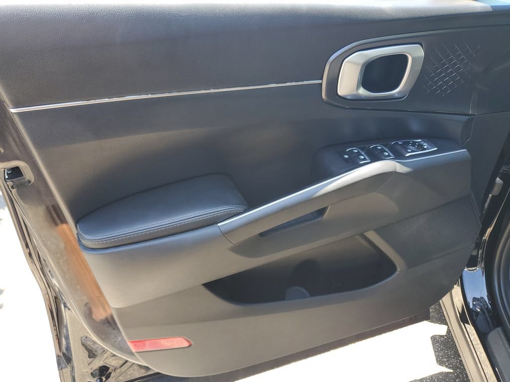 Used 2022 Kia Sorento LX FWD image 18