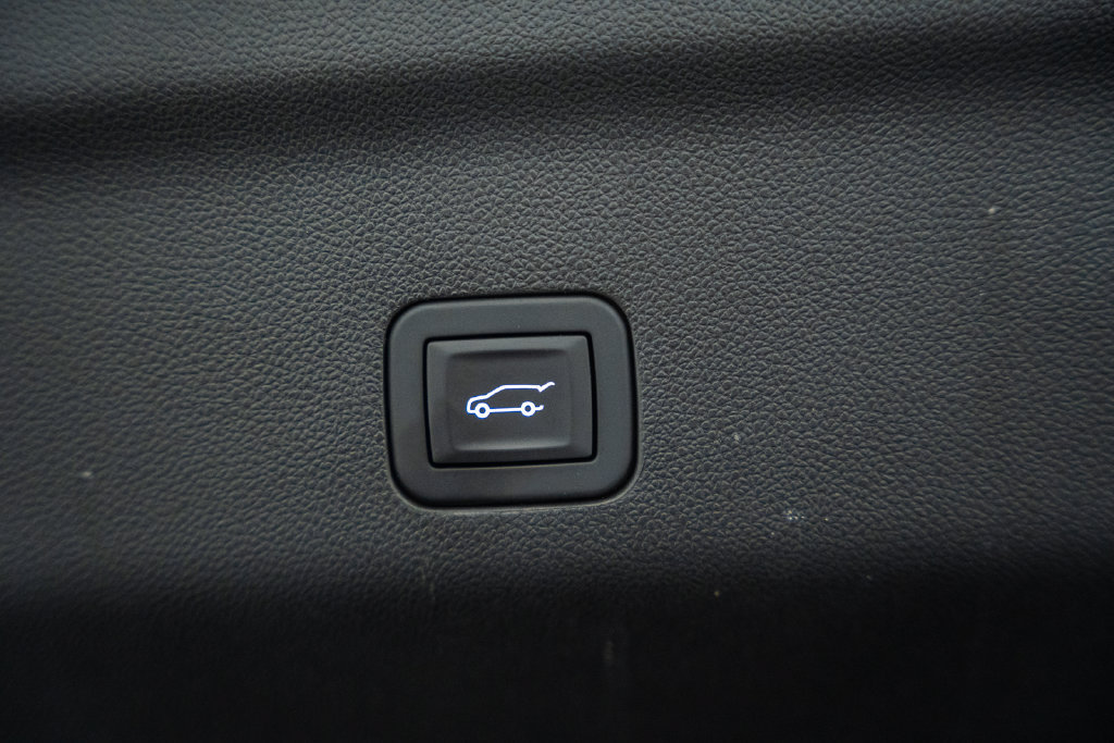 Used 2026 Chevrolet Tahoe High Country AWD/4WD image 12