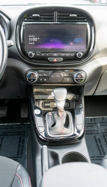 Used 2023 Kia Soul GT-Line image 16