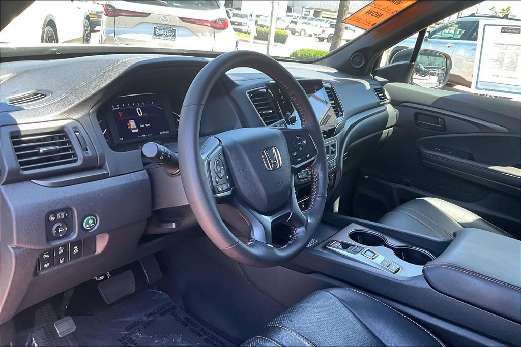 Used 2025 Honda Passport TrailSport image 9
