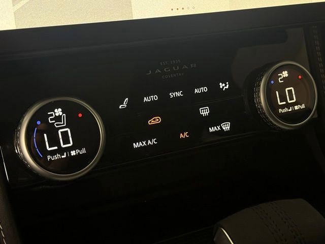 New 2025 Jaguar F-PACE R-Dynamic S image 36