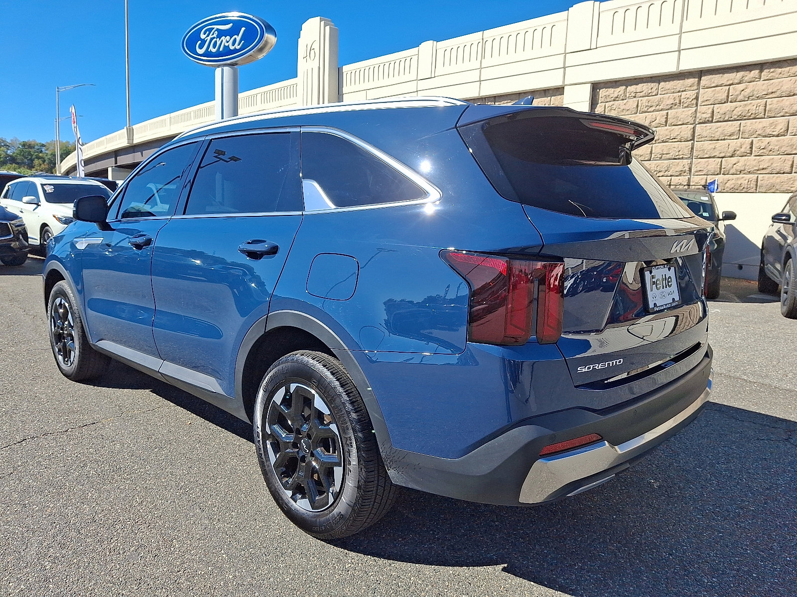 Used 2025 Kia Sorento S image 6